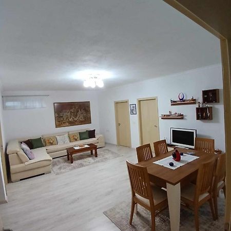Eniguesthouse Gjirokastër المظهر الخارجي الصورة