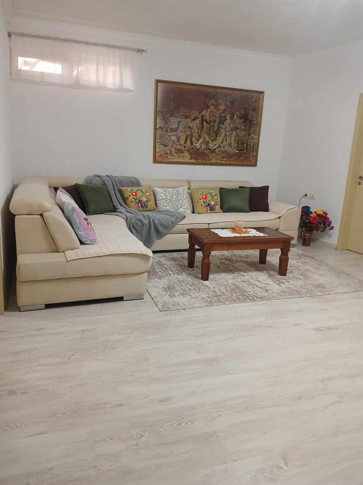Eniguesthouse Gjirokastër المظهر الخارجي الصورة