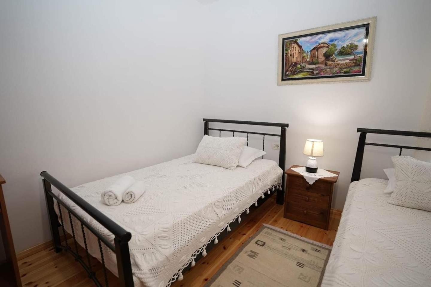 Eniguesthouse Gjirokastër المظهر الخارجي الصورة