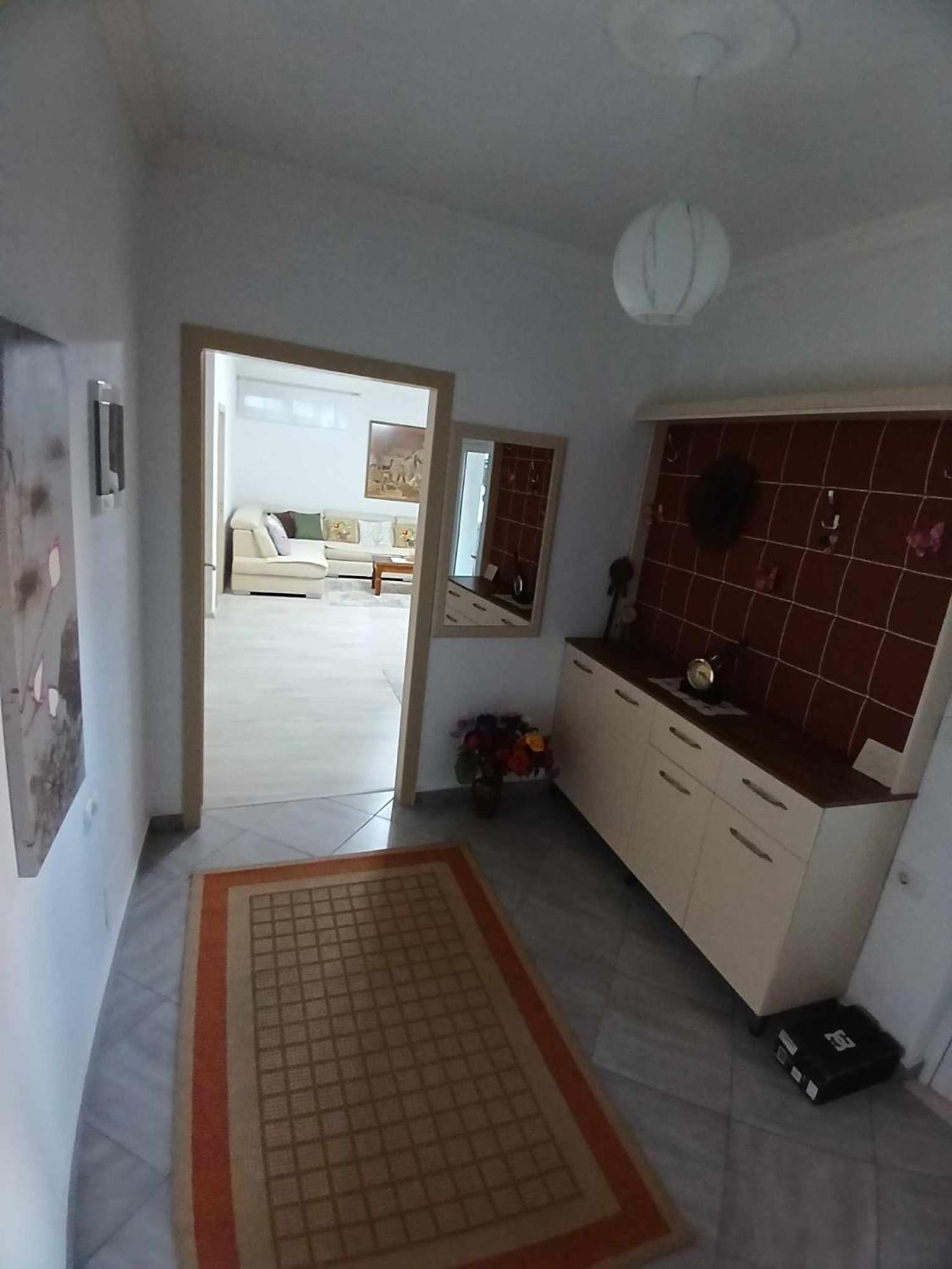 Eniguesthouse Gjirokastër المظهر الخارجي الصورة