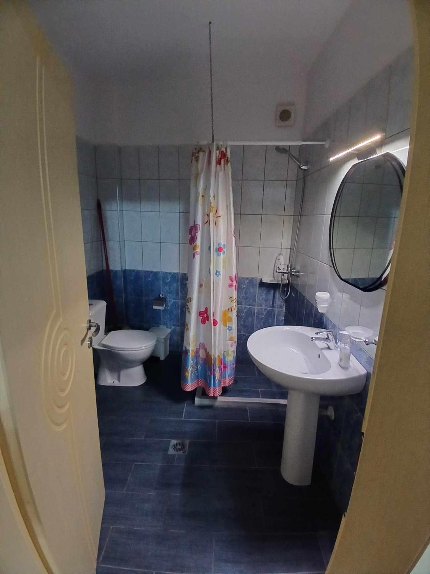 Eniguesthouse Gjirokastër المظهر الخارجي الصورة