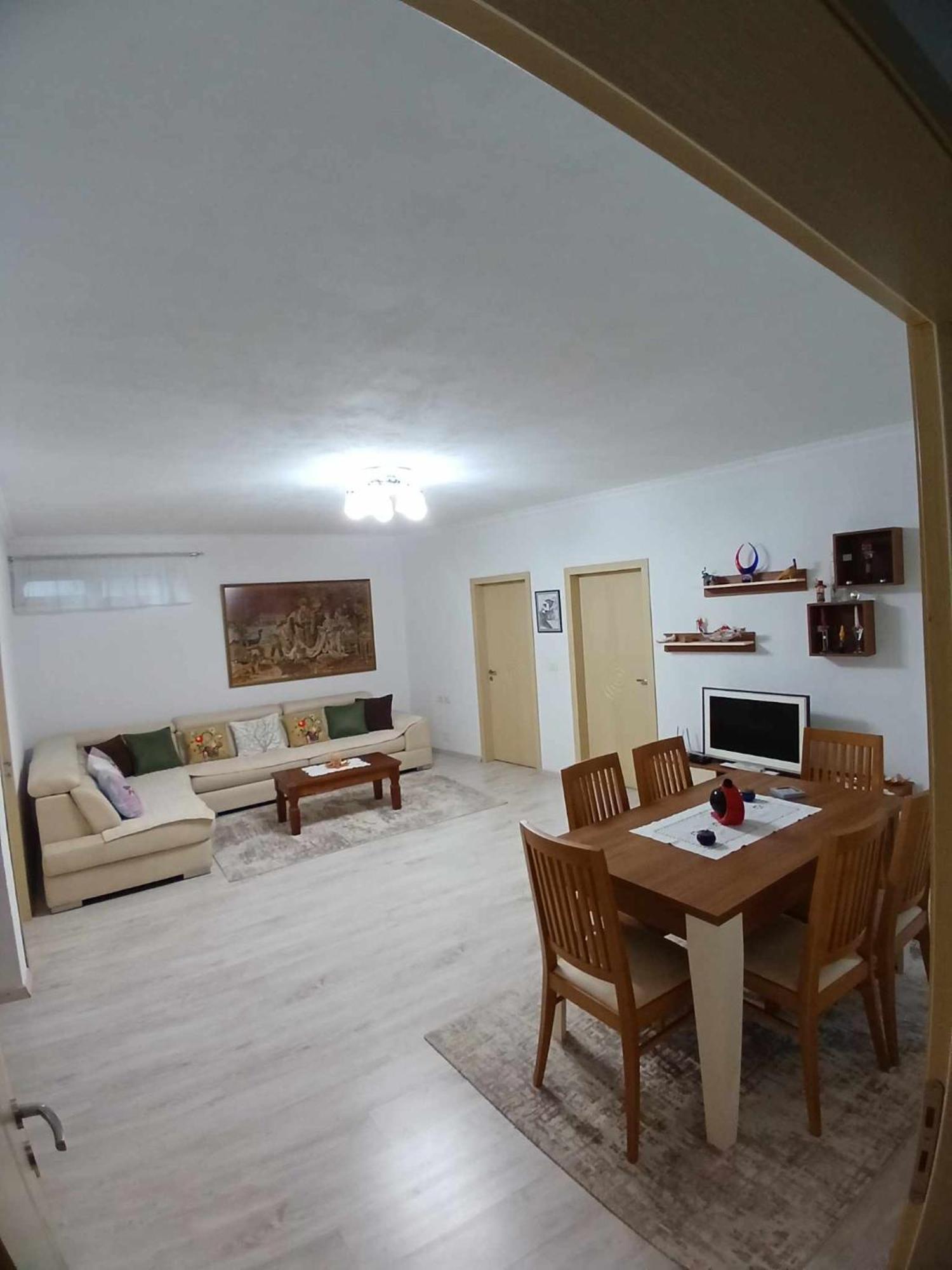 Eniguesthouse Gjirokastër المظهر الخارجي الصورة
