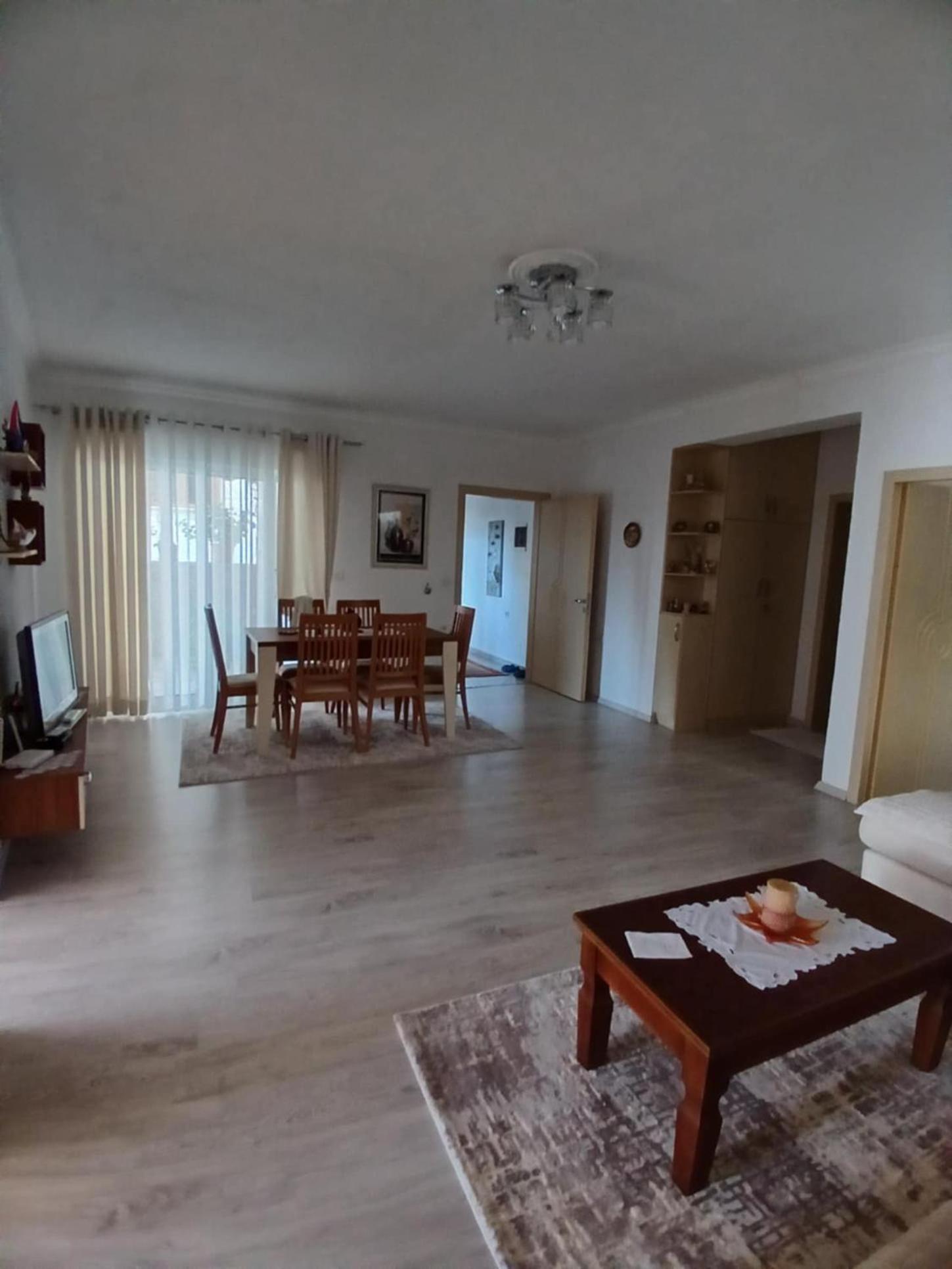 Eniguesthouse Gjirokastër المظهر الخارجي الصورة