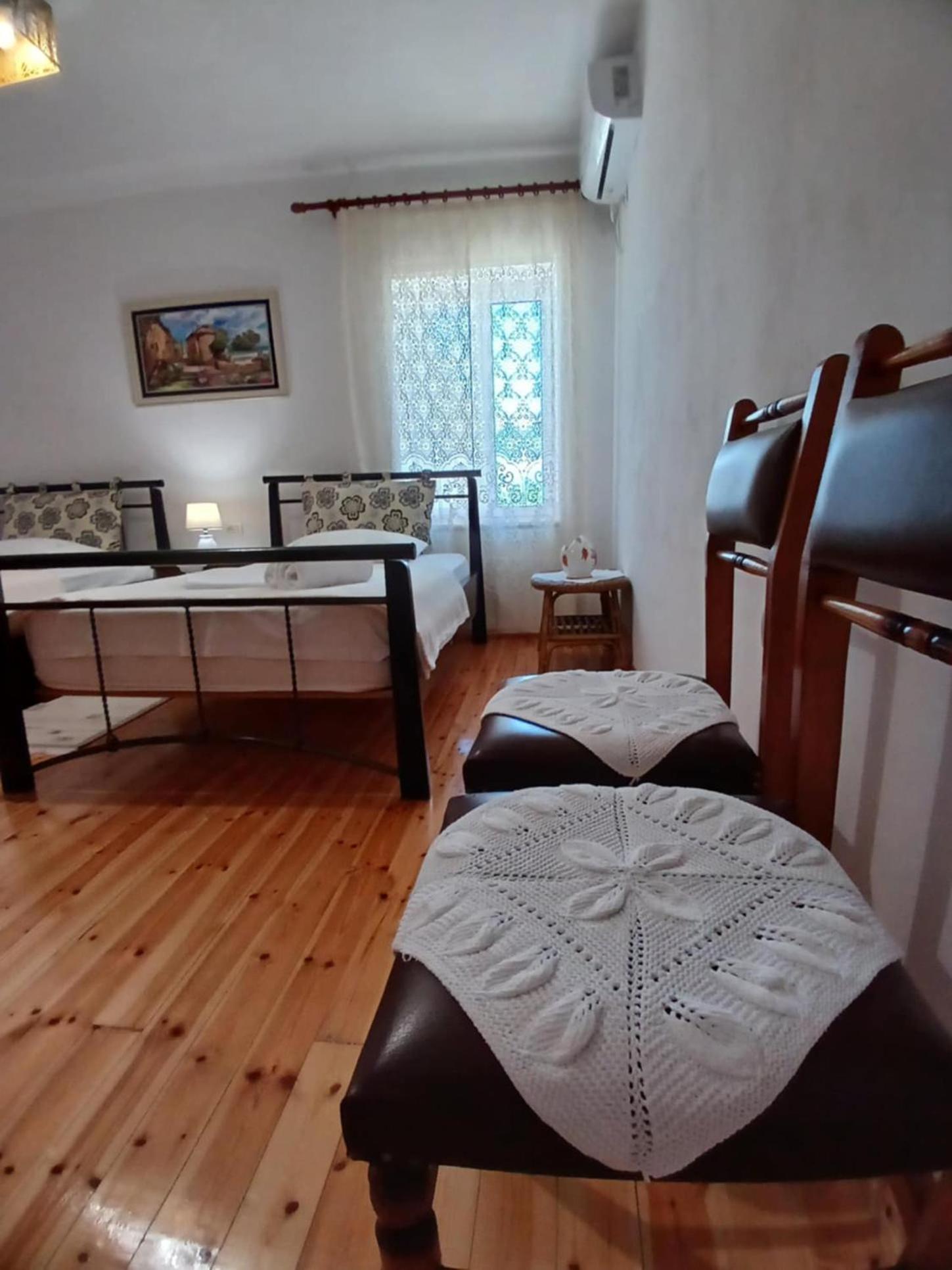 Eniguesthouse Gjirokastër المظهر الخارجي الصورة