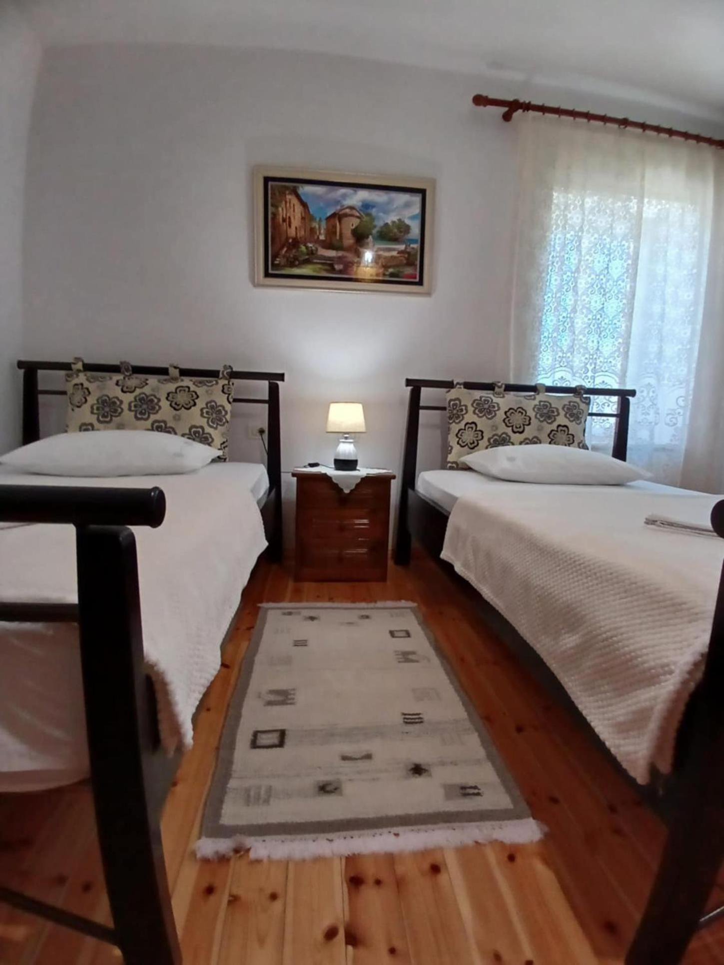 Eniguesthouse Gjirokastër المظهر الخارجي الصورة
