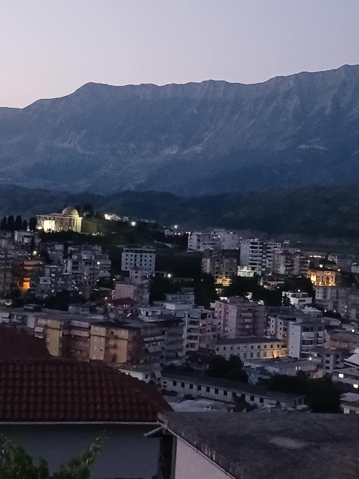 Eniguesthouse Gjirokastër المظهر الخارجي الصورة